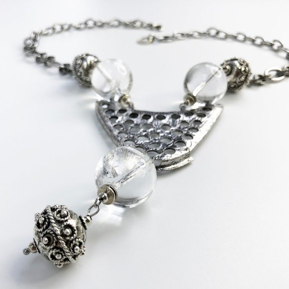 Bold statement bib necklace, large accent avant garde necklace - Picture 11 of 11